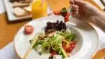 Estudo recente aponta que a adoção de dieta isenta de carne contribui para a saúde do cérebro