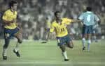 Brasil, Rio de Janeiro, RJ, RJ, 19/09/1993. O jogador Romário(d), e Raí (e) da seleção do Brasil, comemoram após a marcação do primeiro gol da partida contra o Uruguai, válida pelas eliminatórias da Copa do Mundo de 94, no estádio do Maracanã, no Rio de Janeiro. Contato: 01.028.05 - Negativo: 935697 - Crédito:DELFIM VIEIRA/ESTADÃO CONTEÚDO/AE/Código imagem:144492