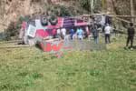 Colisão de ônibus nos Andes peruanos resulta em mortes de pelo menos 15 pessoas