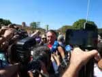 “Grande dia” e “toc-toc”: Como a operação contra Bolsonaro ressoa nas redes