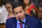 Mourão declara não concordar com Trump interferindo, em referência ao processo contra Bolsonaro