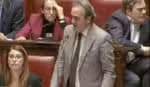 Qual deputado italiano alegou ter comunicado à polícia a localização de Zambelli?