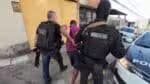 Polícia efetua a prisão de indivíduos acusados de roubo contra o chef Felipe Bronze no Rio de Janeiro