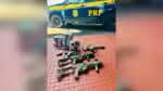 PRF apreende ônibus com 20 kg de cocaína, granadas e armamento pesado