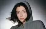 O álbum de estreia da Lorde, “Virgin”, alcança a primeira posição no ranking da Billboard