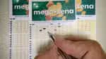 Mega-Sena acumula e prêmio atinge R$ 46 milhões