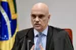 Flávio Bolsonaro protocoliza o 29º pedido de impeachment de Moraes
