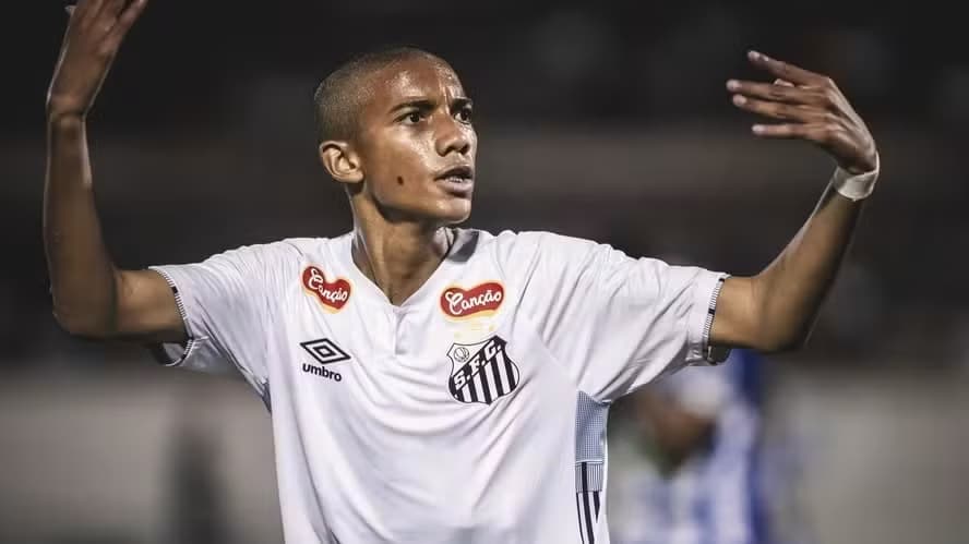 Robinho Jr. vestirá a camisa que pertence ao pai em partida amistoso do Santos