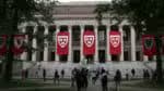 O Departamento de Justiça dos EUA está investigando a Harvard devido ao seu programa de vistos para estudantes internacionais