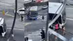 Criminosos sequestram 15 ônibus para utilização como barricadas contra a polícia militar