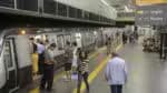 Plataforma de embarque da estação Central do Metrô Rio, no centro da cidade.
