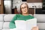 Mulheres com mais de 50 anos avançam e conquistam posições no mercado de trabalho, segundo a OCDE