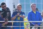SP - TRAMA GOLPISTA/ATO/BOLSONARO/APOIADORES/SP - POLÍTICA - O governador de São Paulo, Tarcísio de   Freitas (Republicanos)(c), participa de   ato em apoio ao ex-presidente Jair   Bolsonaro (PL) na Avenida Paulista, na   região centro-sul da cidade de São   Paulo, na tarde deste domingo, 29 de   junho de 2025. Bolsonaro tenta ganhar   força em meio ao avanço do julgamento   do Supremo Tribunal Federal (STF) sobre   a trama golpista de 8 de janeiro de   2023, que ele é acusado de liderar.    29/06/2025 - Foto: JEFFERSON AGUIAR/PERA PHOTO PRESS/ESTADÃO CONTEÚDO