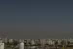 SP - CLIMA/SP/QUEIMADAS/FUMAÇA - GERAL - Tempo seco e camada de poluição e     fumaça que encobre o céu na cidade de     São Paulo, na manhã desta quinta-feira,     12 de setembro de 2024. Essa condição     meteorológica aumenta     significativamente os riscos à saúde,     principalmente em se tratando de     doenças respiratórias e pulmonares. O     CGE da Prefeitura de São Paulo     recomenda a ingestão de bastante     líquido, proteger-se do sol e evitar     atividades físicas ao ar livre entre 11     e 17 horas. Sempre que possível,     umidificar os ambientes internos     utilizando vaporizadores, toalhas     molhadas e recipientes com água.      12/09/2024 - Foto: FÁBIO VIEIRA/FOTORUA/ESTADÃO CONTEÚDO