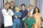 Série de comédia médica dos anos 2000 deve ser relançada com o elenco principal