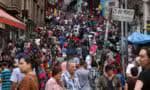 O IBGE (IBGE) estima que a população do Brasil ultrapasse os 213 milhões de habitantes