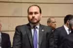 Líderes de direita evitam confronto direto com Carlos Bolsonaro