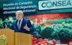 Lula expressa emoção ao recordar da miséria e justifica a remoção de presidentes negligentes