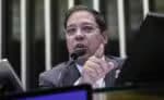 Relator da Câmara afirma que dará prosseguimento à anistia após a saída de Hugo do país