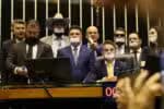 Deputados solicitam a suspensão de cinco bolsonaristas por tumulto na Câmara