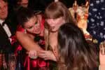 Selena Gomez celebra proposta de casamento de Taylor Swift