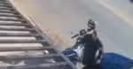 Motorista em movimento contínuo investe em pedestre, ceifando a vida em SP; assista ao vídeo
