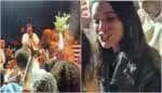 Marquezine tenta capturar buquê em cerimônia de renovação de votos de Ewbank e Gagliasso