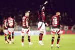 Campeonato brasileiro: disputa acirrada na parte inferior da tabela com derrota em campo próprio e time na frente, ampliando vantagem