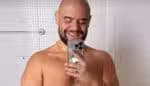 Gominho emagrece 61 kg e publica foto sem roupa: “Bom dia”