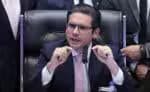 “O comportamento de Eduardo nos EUA não pode ser admitido”, declara Hugo Motta