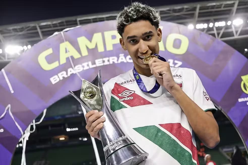 Fluminense destina venda de promessa da base ao Shakhtar Donetsk