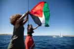 Navio-tanque com apoio a Gaza retorna a Barcelona por causa das condições climáticas