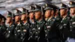 Armas, vestimentas e participantes: Símbolos do desfile militar da China