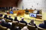 O STF avalia o perdão presidencial e examina questões como esterilização consentida e cobertura de planos de saúde
