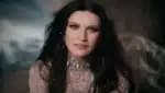 Laura Pausini interpreta canção de Ana Carolina; veja o videoclipe