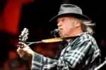 Neil Young é processado por uso do nome da banda Chrome Hearts