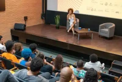 Imagem card com fundo