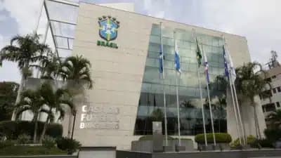 Preço e retorno limitam patrocínios de marcas globais aos clubes brasileiros, aponta estudo