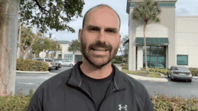 Eduardo Bolsonaro afirma ser vítima de “fraude judiciária” em vídeo