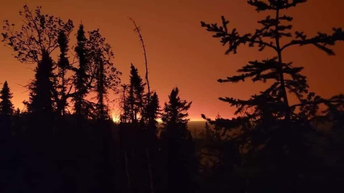 2025-06-03T232311Z_1_LOP910003062025RP1_RTRMADP_BASEIMAGE-960X540_CANADA-WILDFIRES-UGC-1