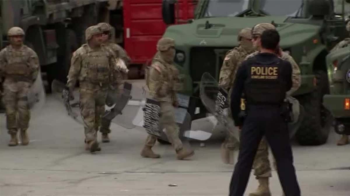 2025-06-08T133712Z_1_LOP020708062025RP1_RTRMADP_BASEIMAGE-960X540_USA-MIGRATION-LOS-ANGELES-GUARD-STAGING