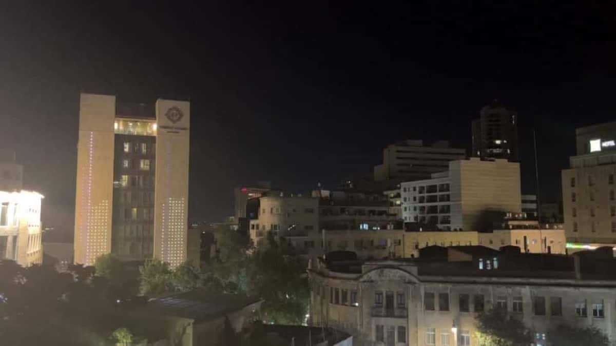 2025-06-14T005008Z_1_LOP000QZ00Y0K_RTRMADP_BASEIMAGE-960X540_JERUSALEM-AIR-RAID-WARNING