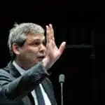 Investigue a proposta do presidente do PT para impedir o acesso aos ativos de Bolsonaro