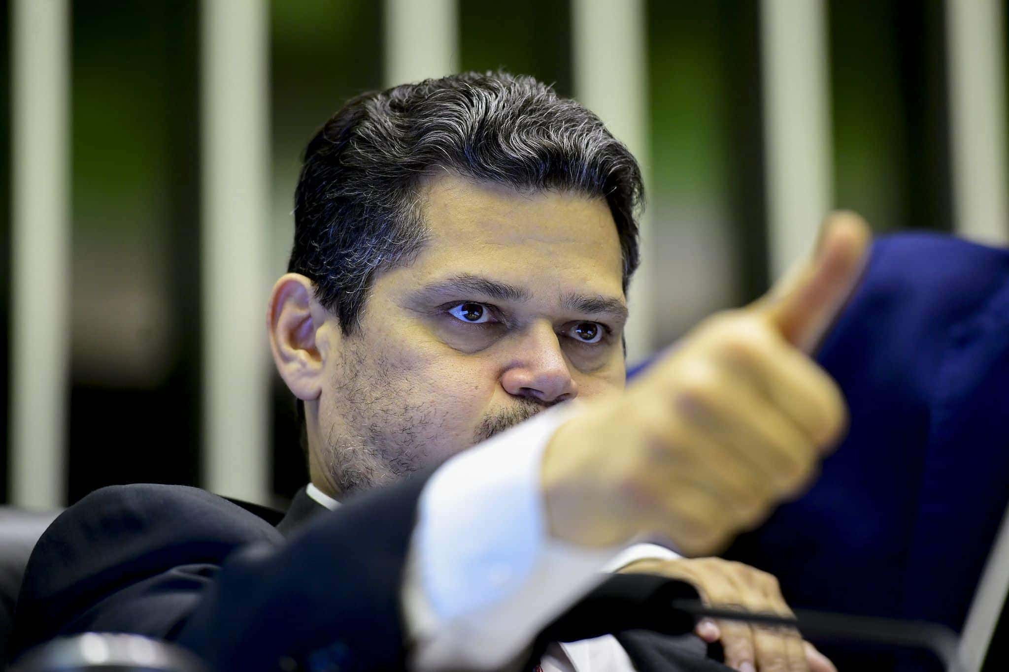 ALCOLUMBRE-PLENARIO-CONGRESSO-17-06-25
