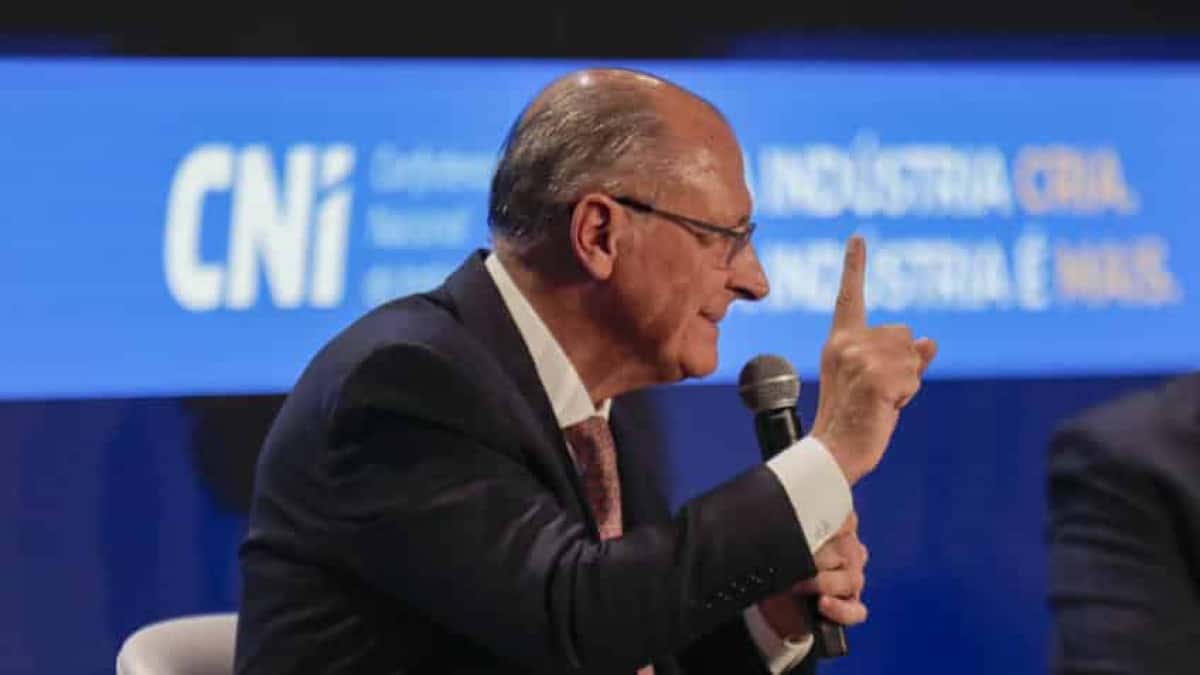o vice-presidente e ministro da Indústria, Geraldo Alckmin participa do evento em comemoração ao Dia da Indústria, em Brasília. O encontro contou com as presenças do ministro presidente do STF, Roberto Barroso, ministro da Justiça, Ricardo Lewandowski e o presidente da Câmara dos Deputados, deputado Hugo Motta e o ministro da Defesa, José Mucio, e tratou sobre os desafios e os caminhos do setor industrial no Brasil. | Sérgio Lima/Poder360 26.mai.2025