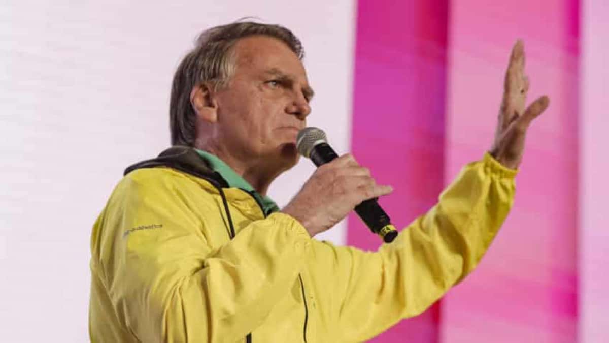 Ex-presidente Jair Bolsonaro participa do Encontro Nacional de Mandatárias. O evento é focado em prefeitas, vice-prefeitas e vereadoras eleitas em 2024. A ex-primeira dama Michelle Bolsonaro apresentou o evento que contou com a presença do presidente do PL Valdemar Costa Neto e de lideres do partido no Congresso Nacional. | Sérgio Lima/Poder360 - 06.jun.2025