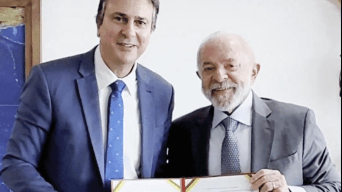 camilo-santana-lula-premio-nacional-educacao-848×477-1