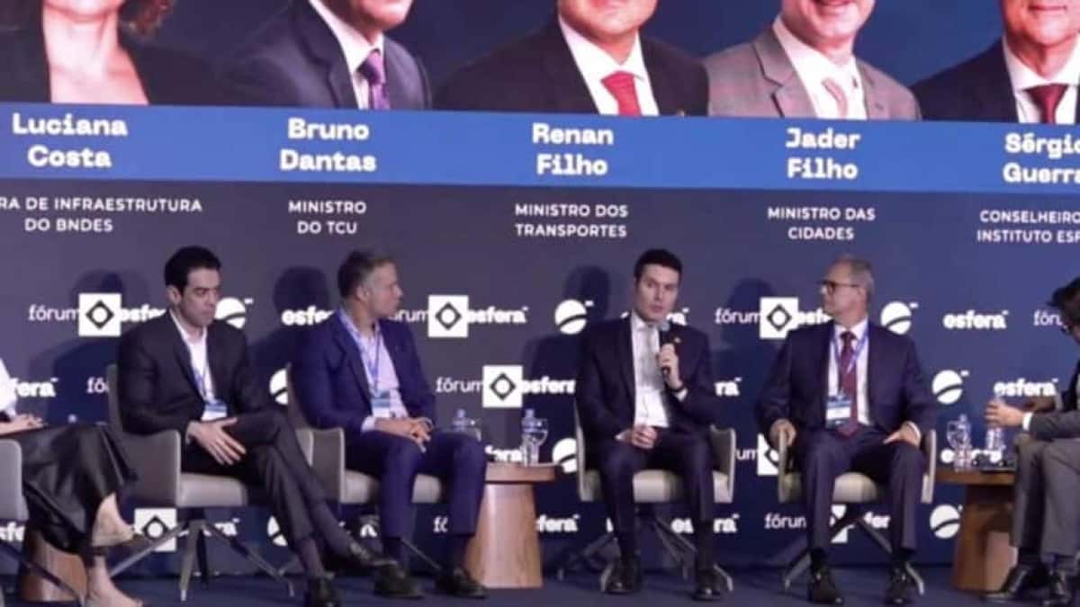 esfera-forum-renan-filho-jader-filho-6jun2025-848×477-1