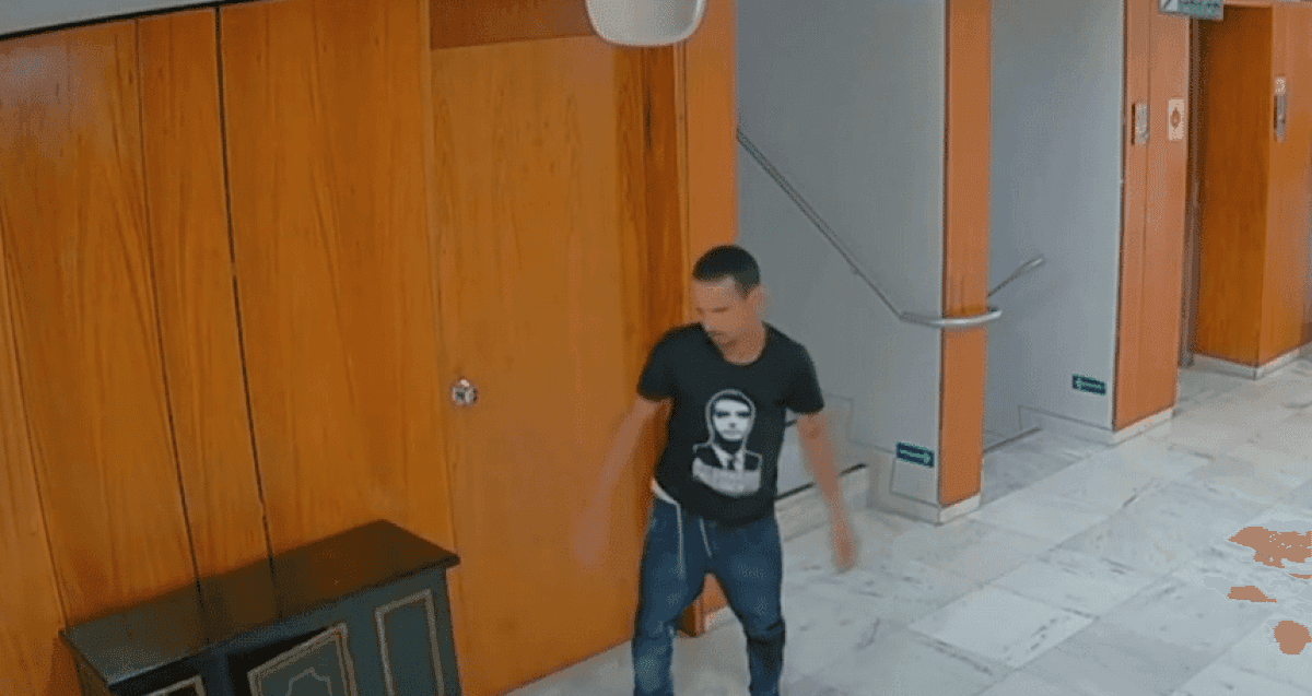 homem-quebra-relogio
