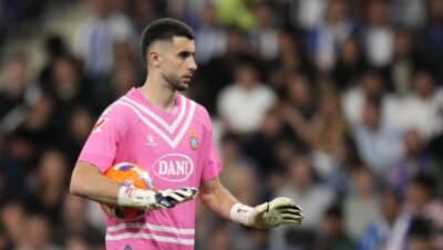 Barcelona assina goleiro de clube concorrente por 158 milhões de reais